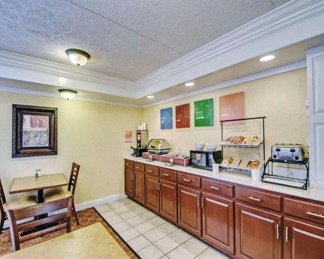 Comfort Inn Near Martinsville Speedway Екстериор снимка