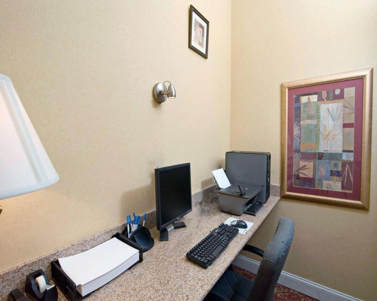 Comfort Inn Near Martinsville Speedway Екстериор снимка