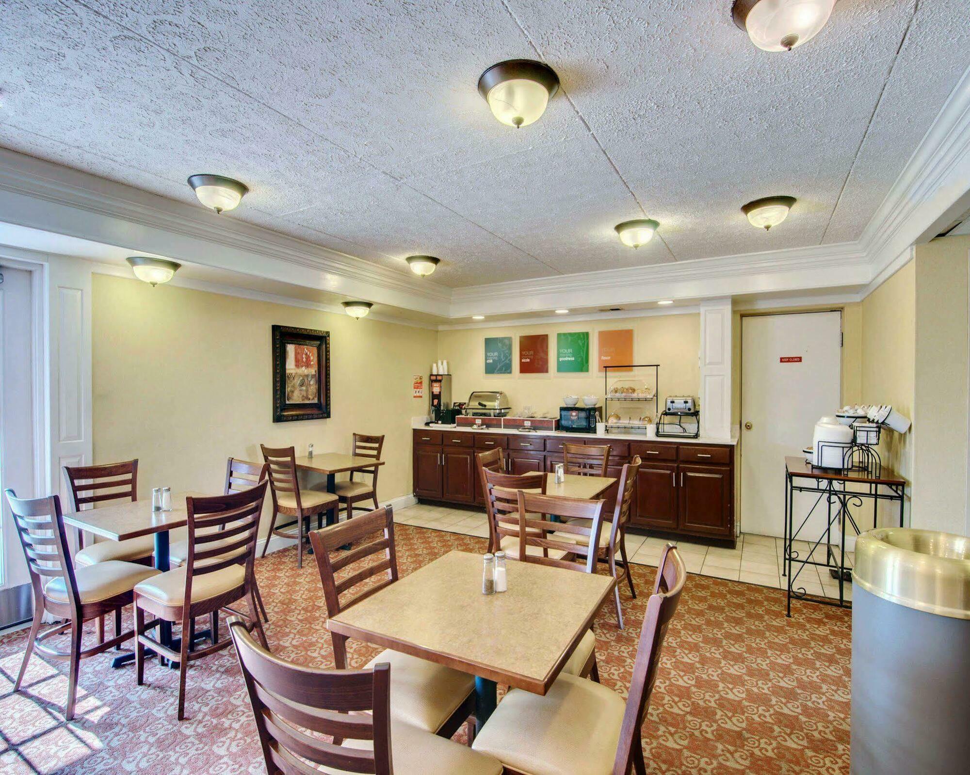 Comfort Inn Near Martinsville Speedway Екстериор снимка